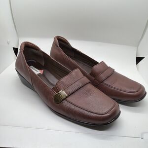 Liz Baker Jenna Brown Leather Slip Ons Size 9 M (B)